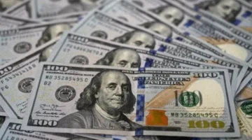 تحرك جديد.. سعر الدولار يسجل مستويات متغيرة في تعاملات البنوك المصرية اليوم